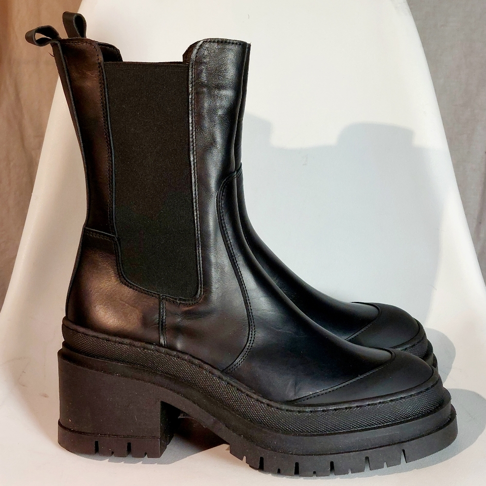 8 by YOOX black leather cap-toe Chelsea boots, EU41, NWT